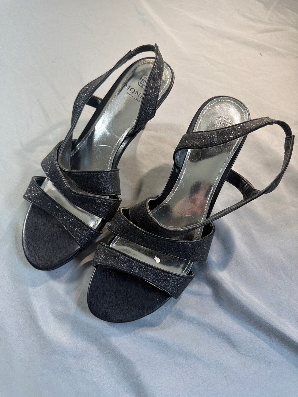 Monet women's sparkly strappy heels size 8 NWOT